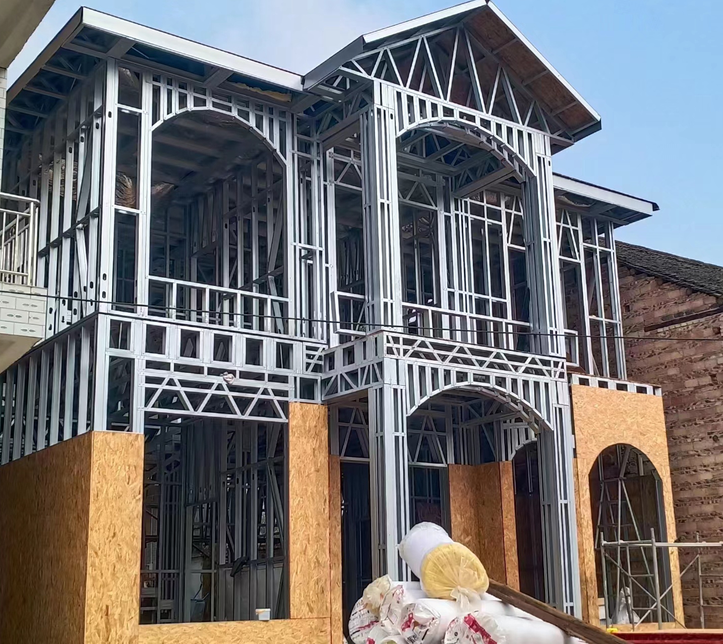 輕鋼別墅能防蜈蚣和白蟻嗎？